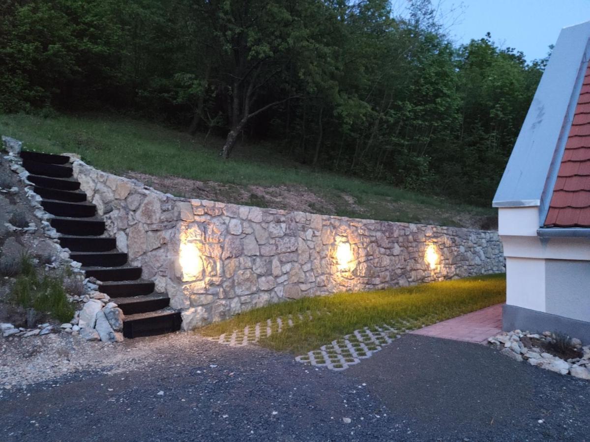 Kosbor Vendégház Monoszlo Exterior foto