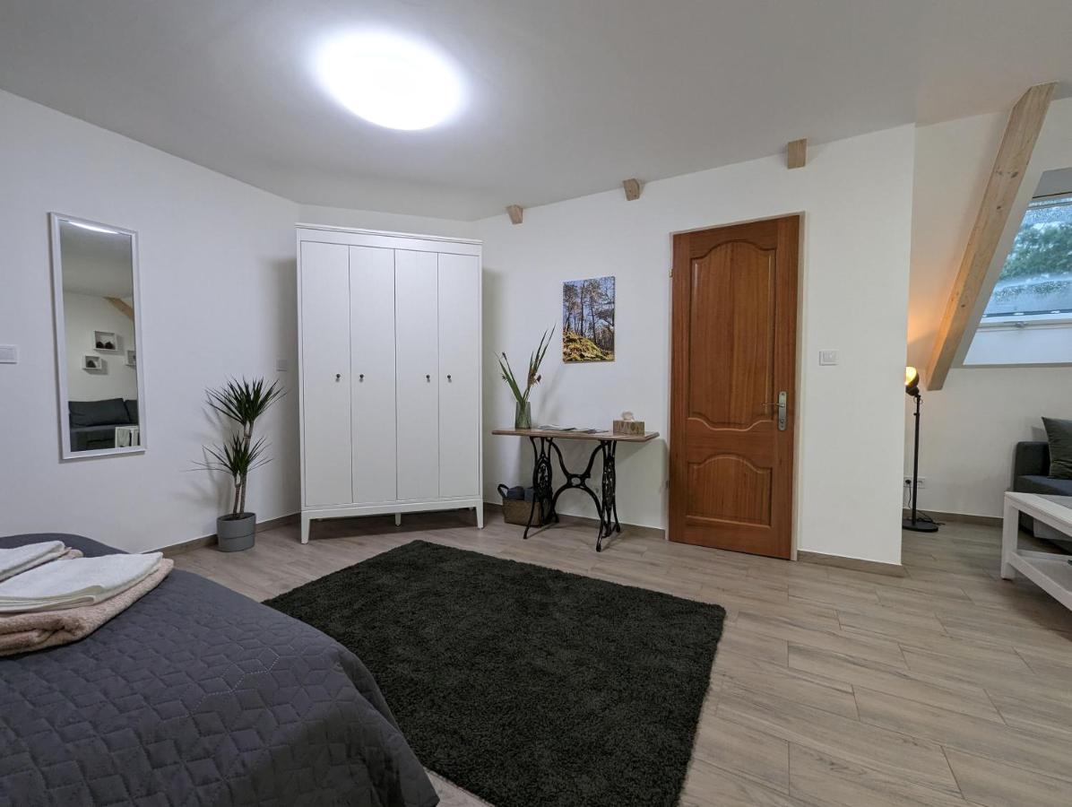 Kosbor Vendégház Monoszlo Exterior foto